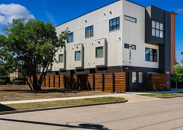 Incredible New Modern Magnolia Townhome * Fort Worth