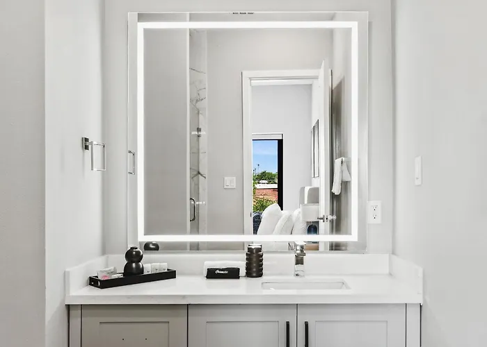 Holiday home Incredible New Modern Magnolia Townhome Fort Worth