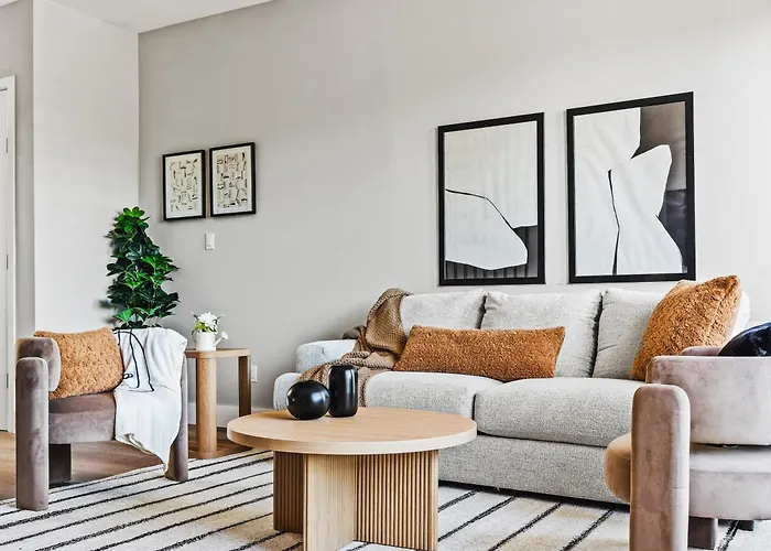 Incredible New Modern Magnolia Townhome Holiday home *